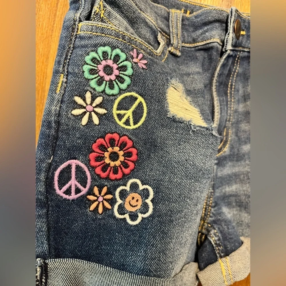 Justice Girl's Mini Mom Embroidered Distressed Denim Jean Shorts Size 10 NEW